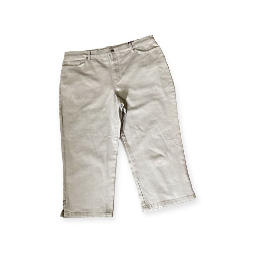 Gloria Vanderbilt Amanda Sage Green Capris 18